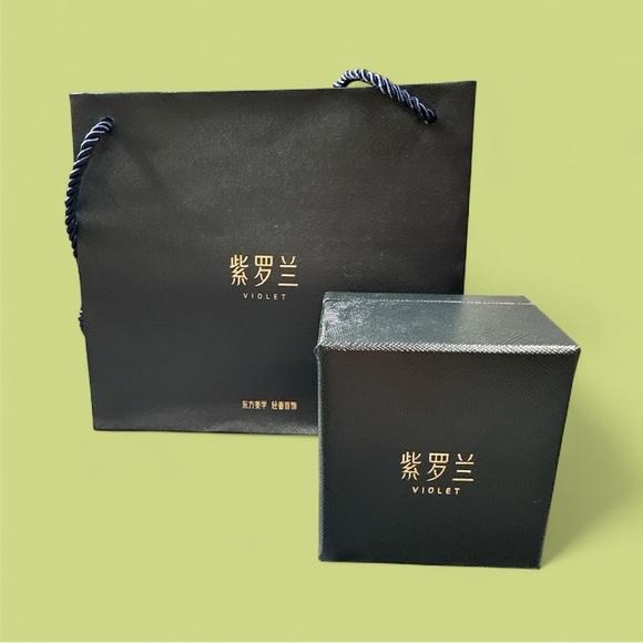 🎁🌍 Ginkgo gold tone w/crystals elegant brooch new in box . Shanghai Boutique - Picture 3 of 9